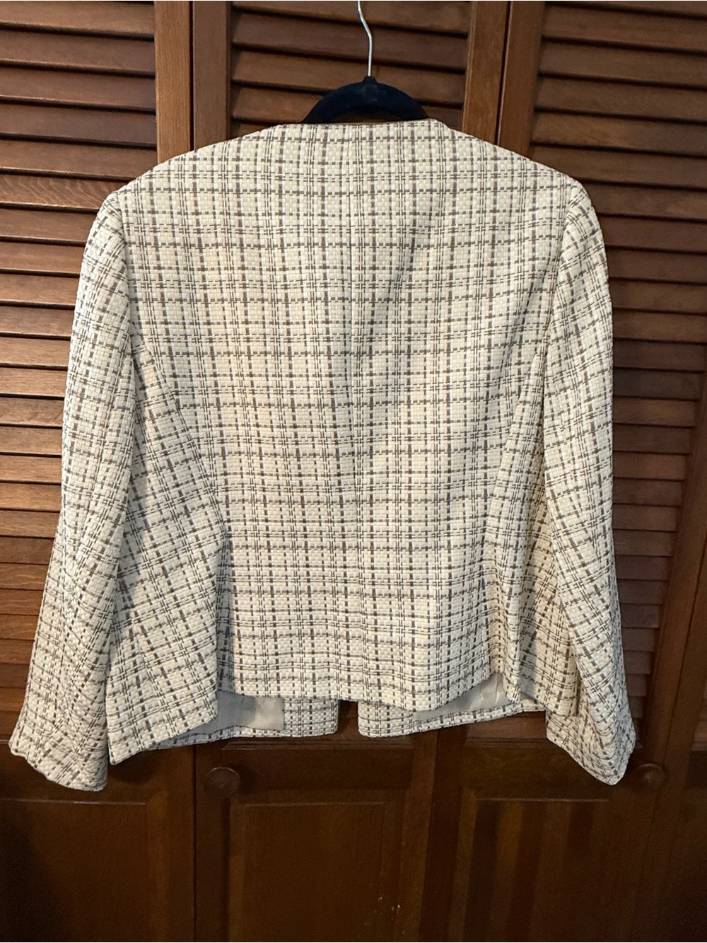 Kasper Cream and Black Tweed Collarless Blazer - Picture 4 of 4